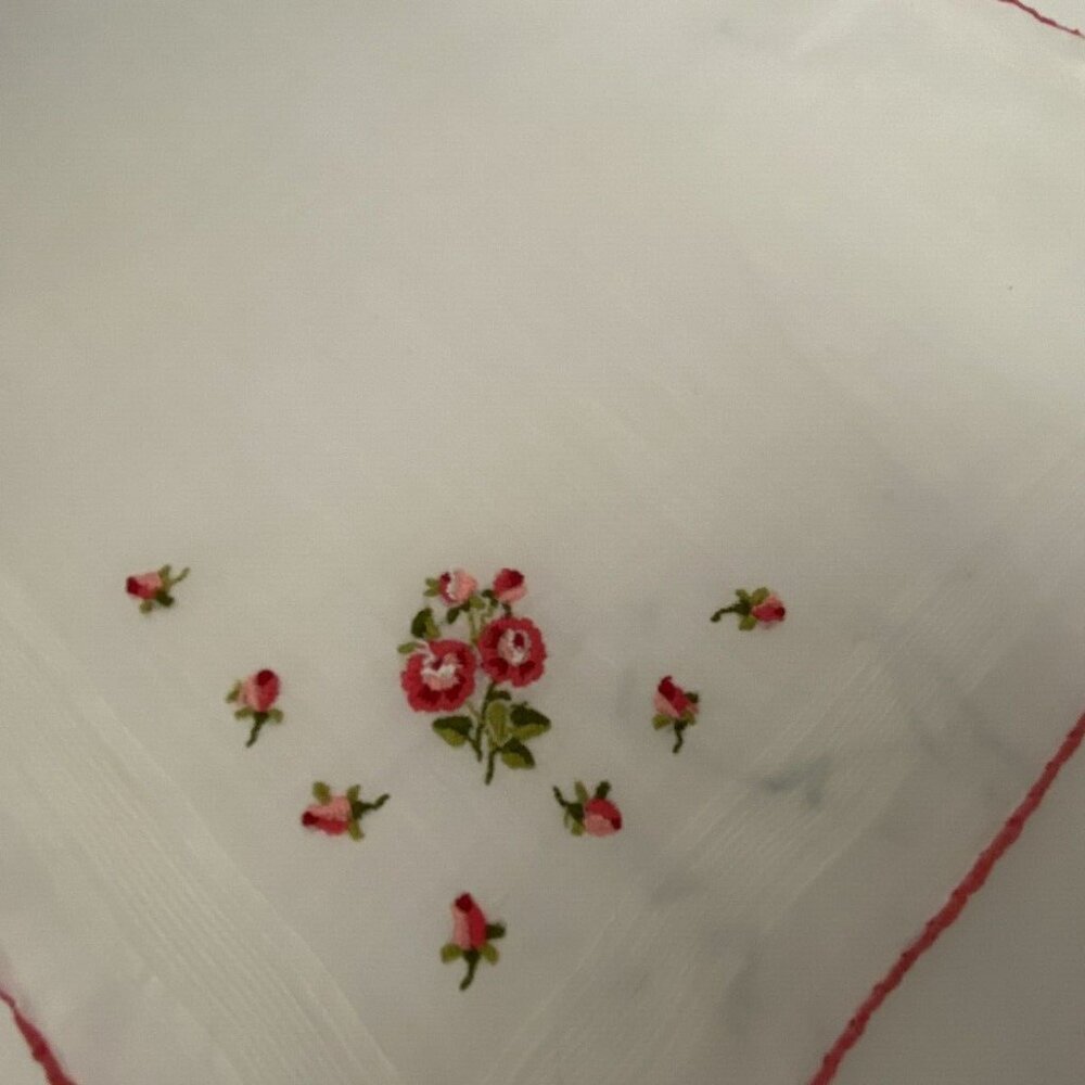 Vintage Mid Century Cotton Embroidered Red Roses Scarf Handkerchief‎ 11" Square - Picture 2 of 16
